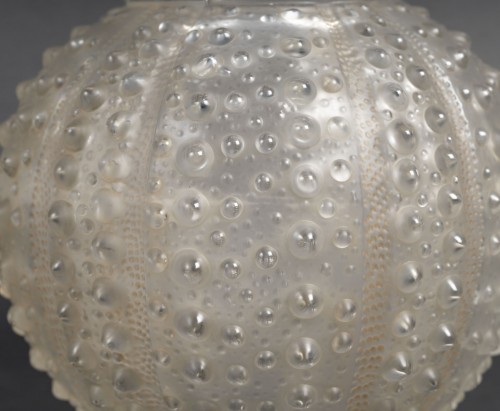 Antiquités - Lalique – “Oursins” Vase, 1935