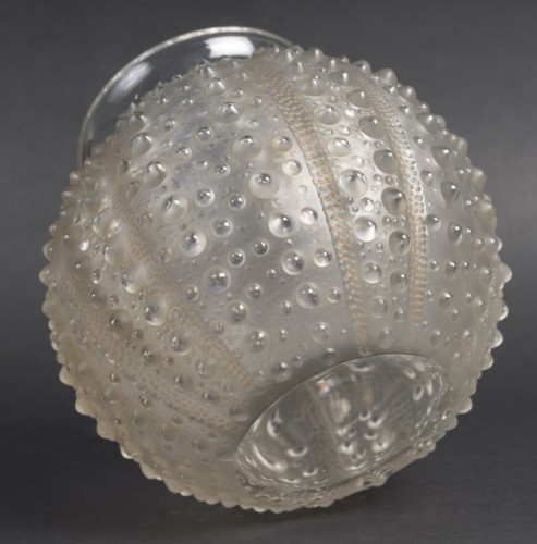 Antiquités - Lalique – “Oursins” Vase, 1935