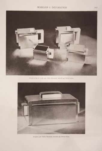 XXe siècle - Jean Têtard – Sucrier couvert ovale à anse en argent massif époque Art Deco