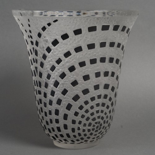 Glass & Crystal  - René Lalique - Damiers Vase created in 1935