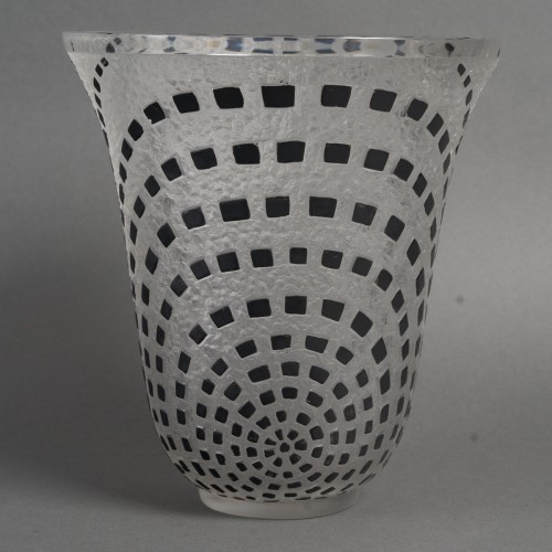 René Lalique - Damiers Vase created in 1935 - Art Déco