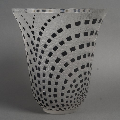 Art Déco - René Lalique - Damiers Vase created in 1935