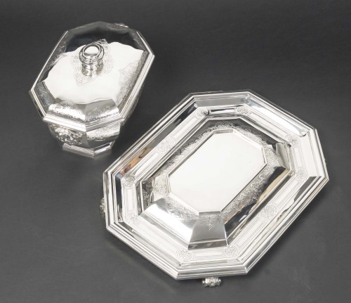 Napoléon III - Boin Taburet – Terrine couverte et son présentoir en argent massif XIXe