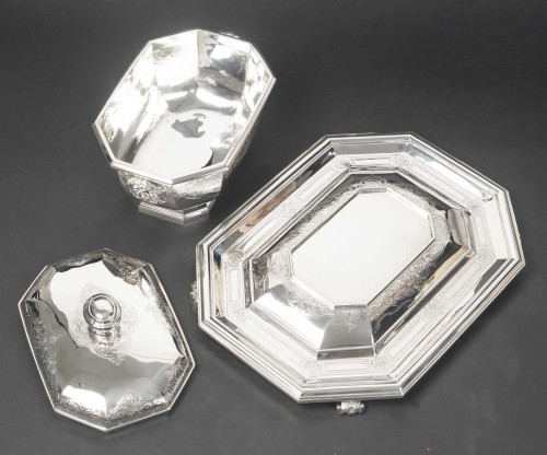 Antiquités - Boin Taburet – Terrine couverte et son présentoir en argent massif XIXe