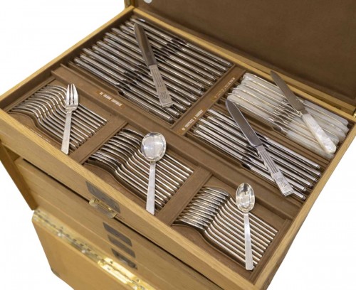 Orfevre savary & fils menagere 191 pieces en argent massif epoque 1930