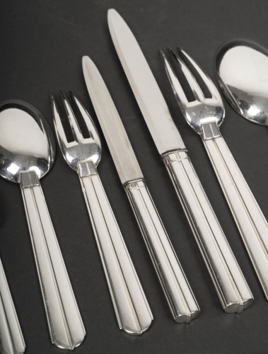 Antiquités - Jean E. Puiforcat  – 145-piece solid silver flatware set, "Biarritz" pattern, circa 1930