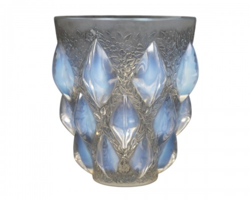 R. Lalique –  Vase Rampillon dit Cabochons et Fleurette 1927