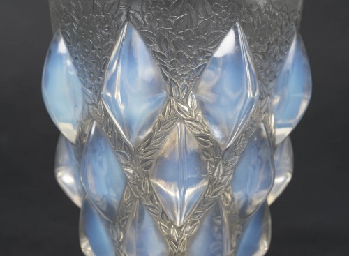R. Lalique –  Rampillon vase, or Cabochons and Fleurette 1927 - Glass & Crystal Style Art Déco