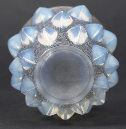 Art Déco - R. Lalique –  Rampillon vase, or Cabochons and Fleurette 1927
