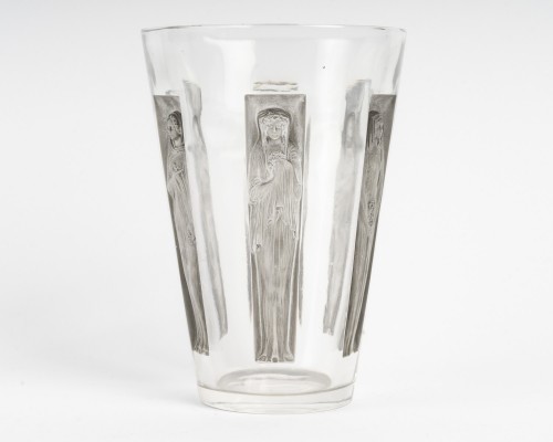 René Lalique - Vase “Gobelet six figurines” modèle créé en 1912 - Verrerie, Cristallerie Style Art nouveau