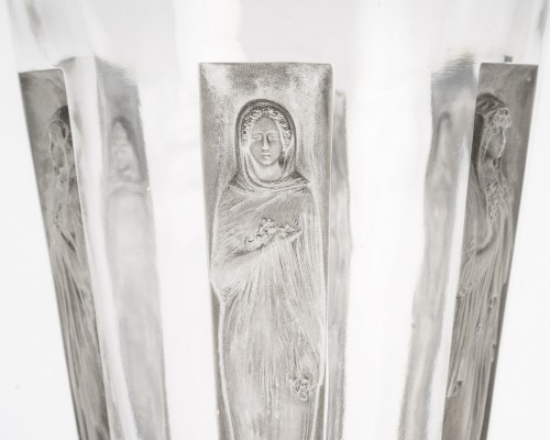Art nouveau - René Lalique - Vase “Gobelet six figurines” modèle créé en 1912