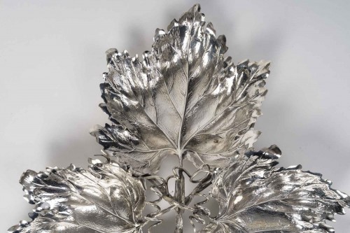 XXe siècle - Gianmaria Buccellati - Centre de table argent massif à trois feuilles de vigne XXe
