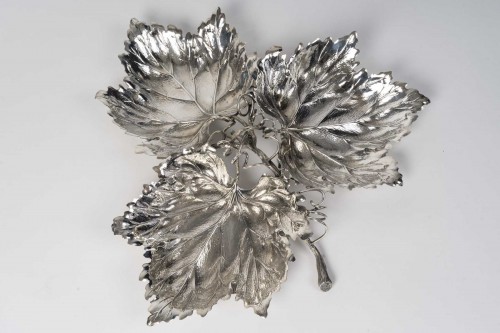 Années 50-60 - Gianmaria Buccellati - Centre de table argent massif à trois feuilles de vigne XXe