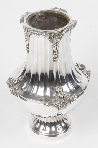 Olier & Caron – Vase en argent massif fin du XIXe siècle - Napoléon III