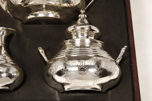 XIXe siècle - E. Roger - Service à thé en argent massif dans son coffret