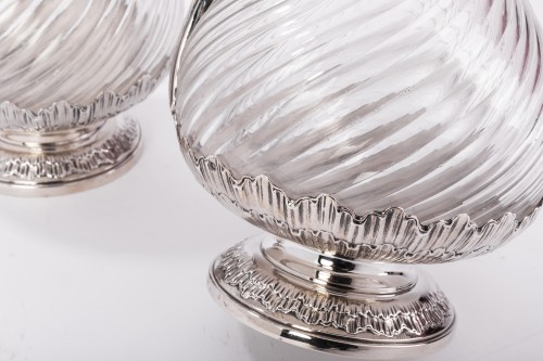 Argenterie et Orfèvrerie  - Paire d'aiguières en cristal taillé et argent - Boin Taburet