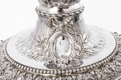 Gustave Odiot - Légumier couvert en argent massif  XIXè - Napoléon III