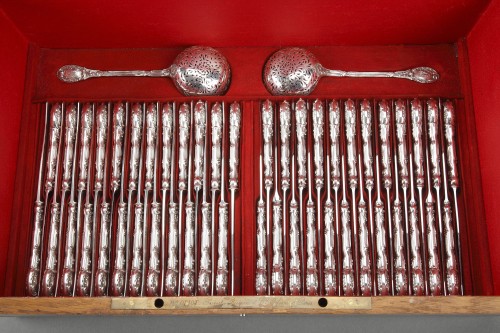 Antiquités -  Odiot - 236 solid silver cutlery &quot;MEISSONNIER&quot; set oak chest