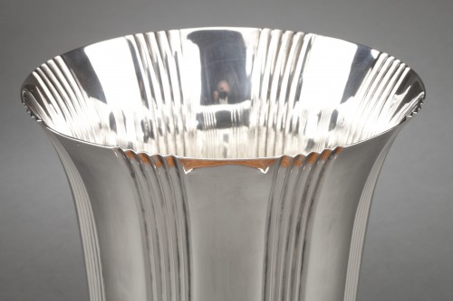 Argenterie et Arts de la table  - Lapparra - Vase en argent massif époque Art déco