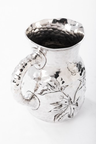 Antiquités - J.E. CALDWELL - Hammered solid silver pitcher 20th century