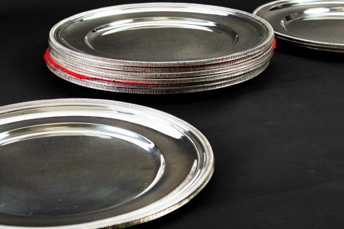 Antiquités - PUIFORCAT - Set of ten solid silver presentation plates