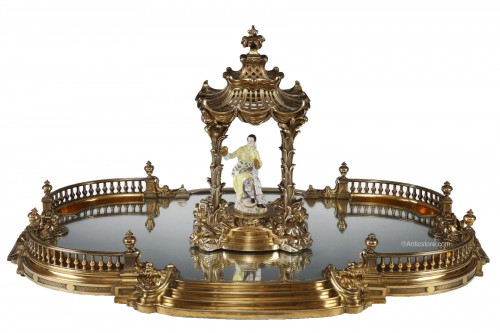 Boin Taburet - surtout de table in finely chiseled vermeil