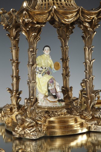 Antiquités - Boin Taburet - surtout de table in finely chiseled vermeil