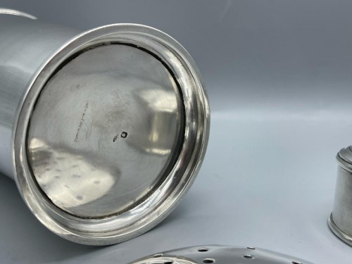 Art Déco - Jean E. Puiforcat - sterling silver Shaker circa 1935