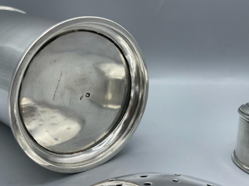 Art Déco - Jean E. Puiforcat - Shaker en argent massif circa 1935