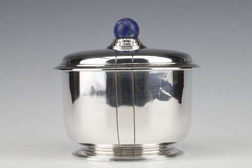Antique Silver  - Jean Elisée Puiforcat - Covered box in silver and Lapis Lazuli Art Deco