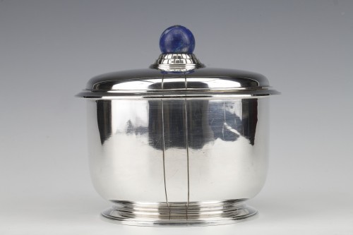 silverware & tableware  - Jean Elisée Puiforcat - Covered box in silver and Lapis Lazuli Art Deco