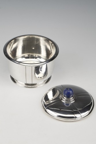Jean Elisée Puiforcat - Covered box in silver and Lapis Lazuli Art Deco - 