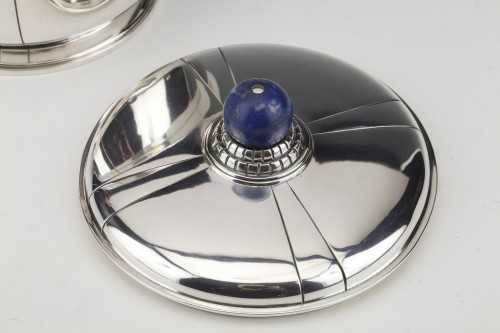 20th century - Jean Elisée Puiforcat - Covered box in silver and Lapis Lazuli Art Deco