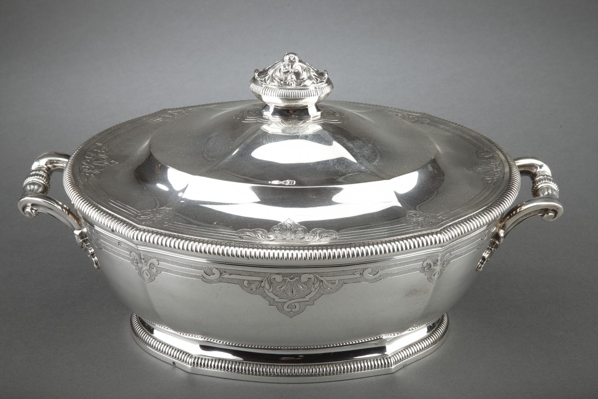 An American Silver 'Martelé' Terrapin Soup Tureen and Cover with