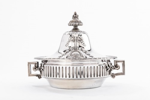 Antique Silver  - Gustave Odiot (1865-1894)  - Vegetable dish in sterling silver 19th