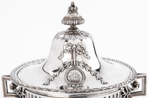 Gustave Odiot (1865-1894)  - Vegetable dish in sterling silver 19th - 