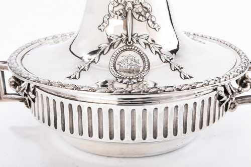 Gustave Odiot (1865-1894)  - Vegetable dish in sterling silver 19th - Napoléon III