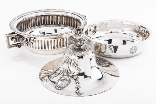 Napoléon III - Gustave Odiot (1865-1894)  - Vegetable dish in sterling silver 19th