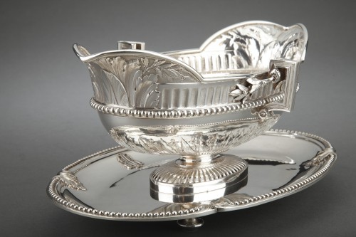 Gustave Odiot (1865-1894) – Solid silver sauce boat on its 19th  tray - Antique Silver Style Napoléon III