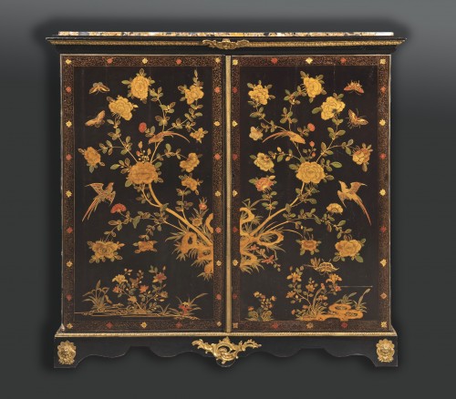 A pair of Regence Chinese lacquer and Parisian japanning cabinets - Furniture Style French Regence