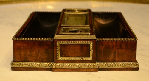 A Louis XVI ormolu mounted mahogany Inkstand - Decorative Objects Style Louis XVI