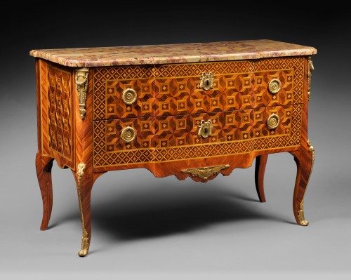 Fine Transition ormolu mounted tulipwood and marquetry Commode  - 
