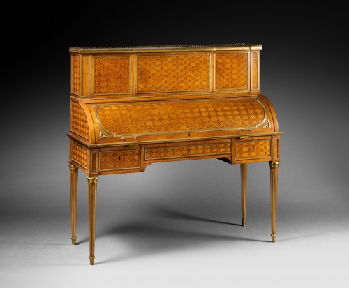 An important Louis XVI rolltop desk attributed to Weisweiler - 