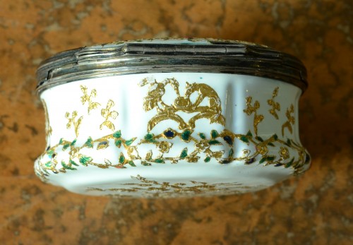 Objects of Vertu  - A Louis XV enamel snuff box