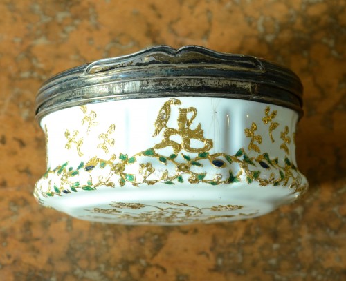 A Louis XV enamel snuff box - 