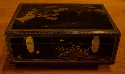 A  Japanese lacquer box - 