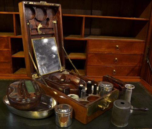  A mahogany officer`s travelling dressing and breakfast set - 