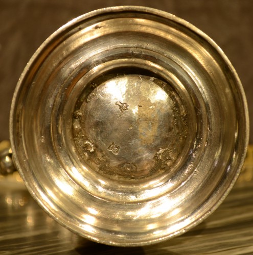Aiguière en argent d'époque Louis XV par Bertin Merger, Paris 1725 - Argenterie et Arts de la table Style Louis XV