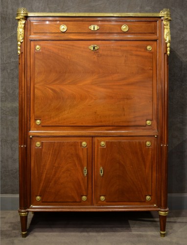 A Louis XVI  mahogany secretaire by Pierre Garnier - 