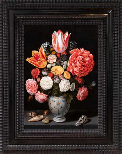 Vase de fleurs et coquillages sur un entablement, attribué à Abraham Bosschaert (1612/13-1643) 